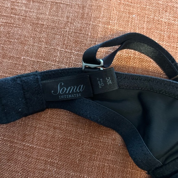 Lace Bralette in Black - Picture 7 of 7